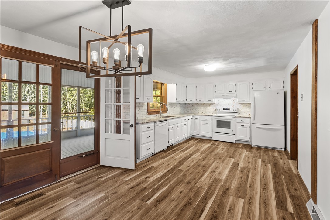 886 Weaver Hill Road Coventry, RI 02816 - Photo 29 of 50