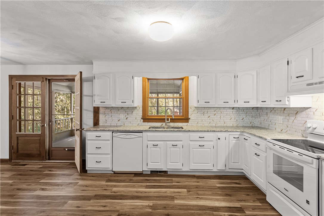 886 Weaver Hill Road Coventry, RI 02816 - Photo 31 of 50