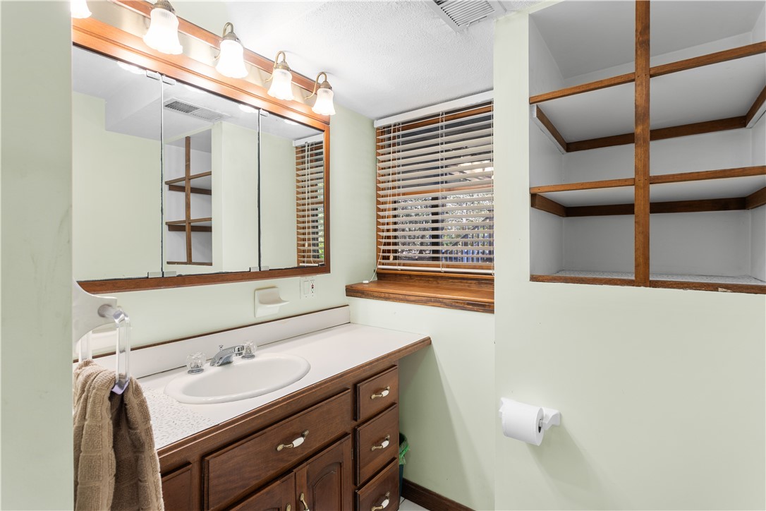 886 Weaver Hill Road Coventry, RI 02816 - Photo 37 of 50