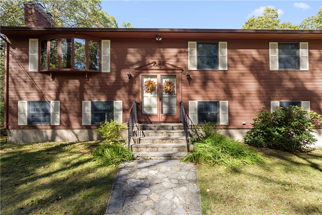 886 Weaver Hill Road Coventry, RI 02816 - Photo 4 of 50