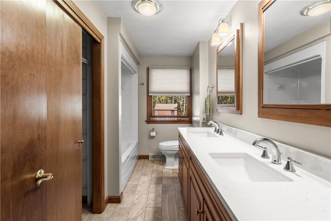 886 Weaver Hill Road Coventry, RI 02816 - Photo 6 of 50