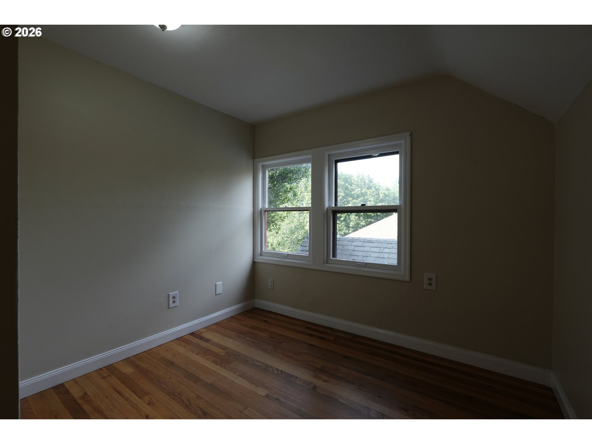 7925 Southwest 11th Avenue Portland, OR 97219 - Photo 28 of 39