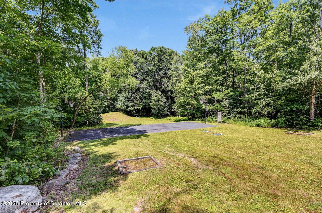 272 Windsor Way Moscow, PA 18444 - Photo 132 of 145 272 Windsor Way Summer Photo 20 Large