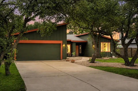 $749,000 | 8305 Williamson Creek Drive, Austin, TX 78736