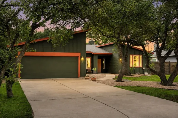 $749,000 | 8305 Williamson Creek Drive, Austin, TX 78736