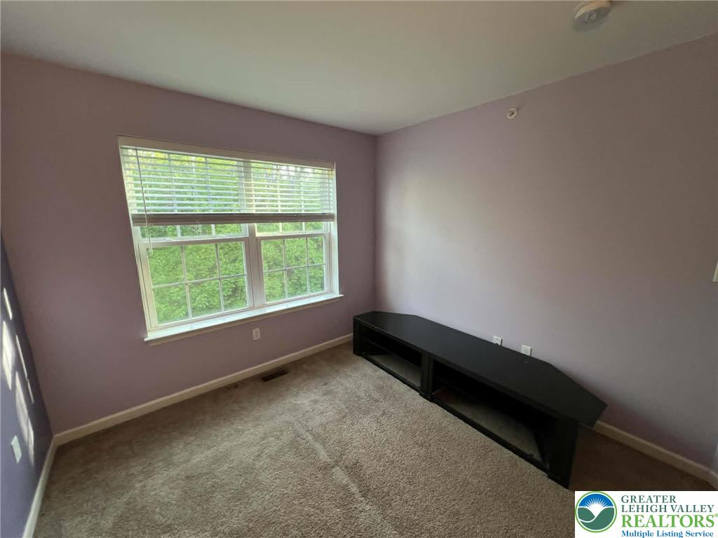 2290 Rising Hill Road Whitehall, PA 18052 - Photo 18 of 25