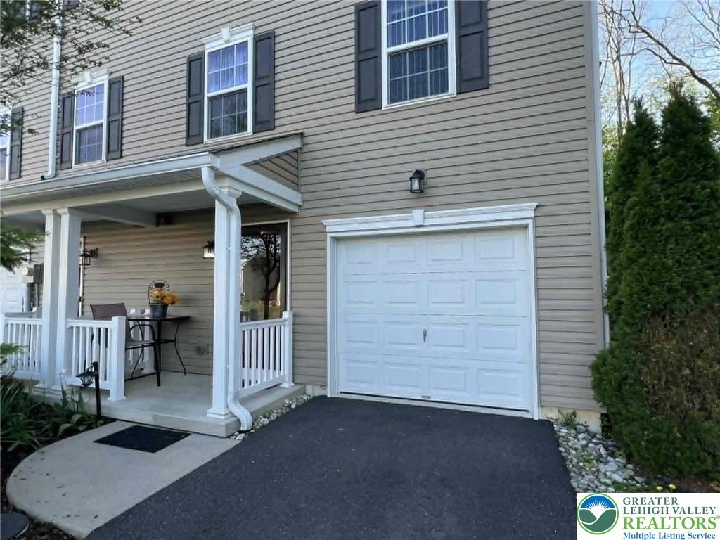 2290 Rising Hill Road Whitehall, PA 18052 - Photo 3 of 25