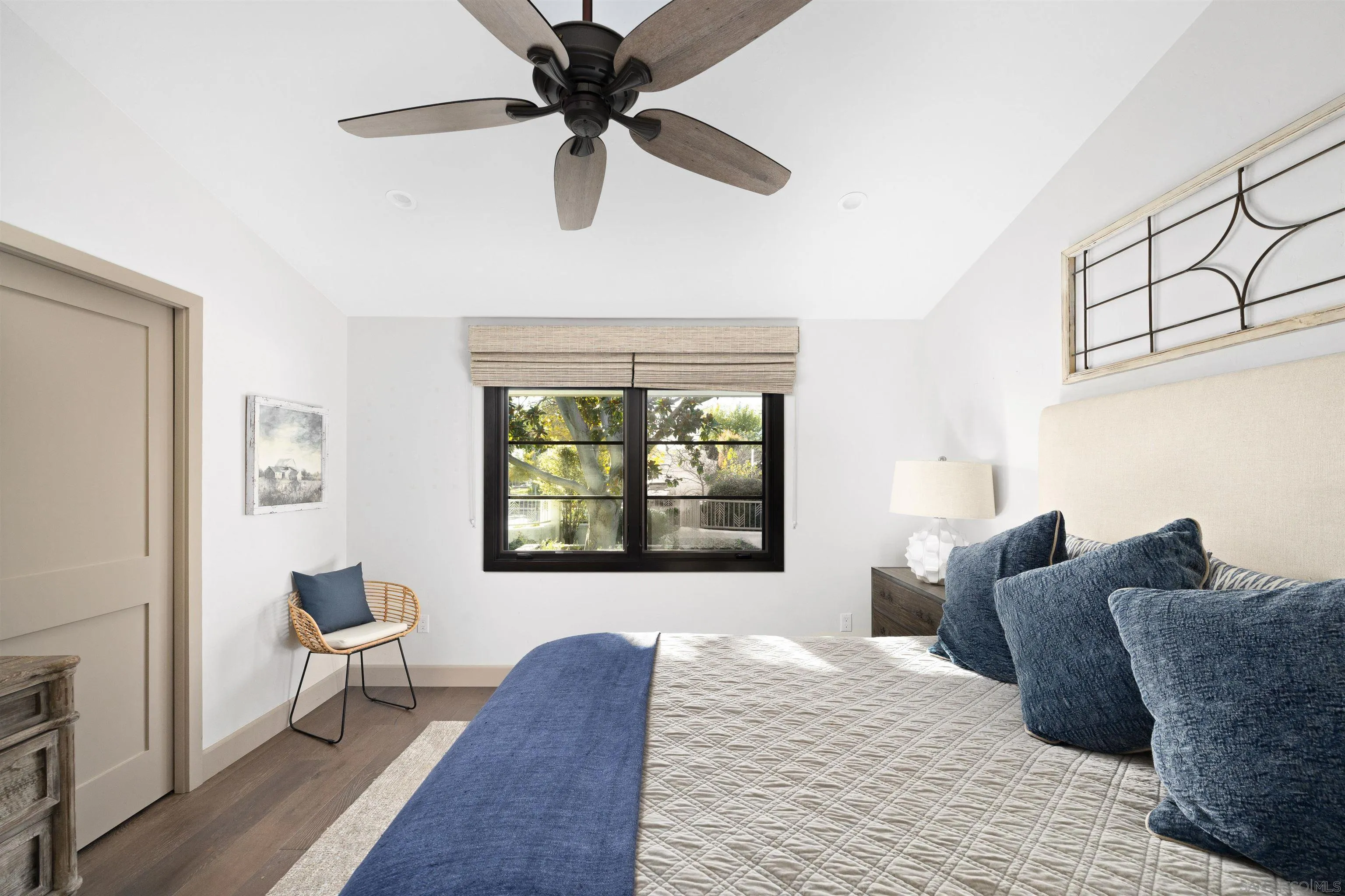 5351 Saxon Street San Diego, CA 92115 - Photo 20 of 34 a living room with furniture and a window