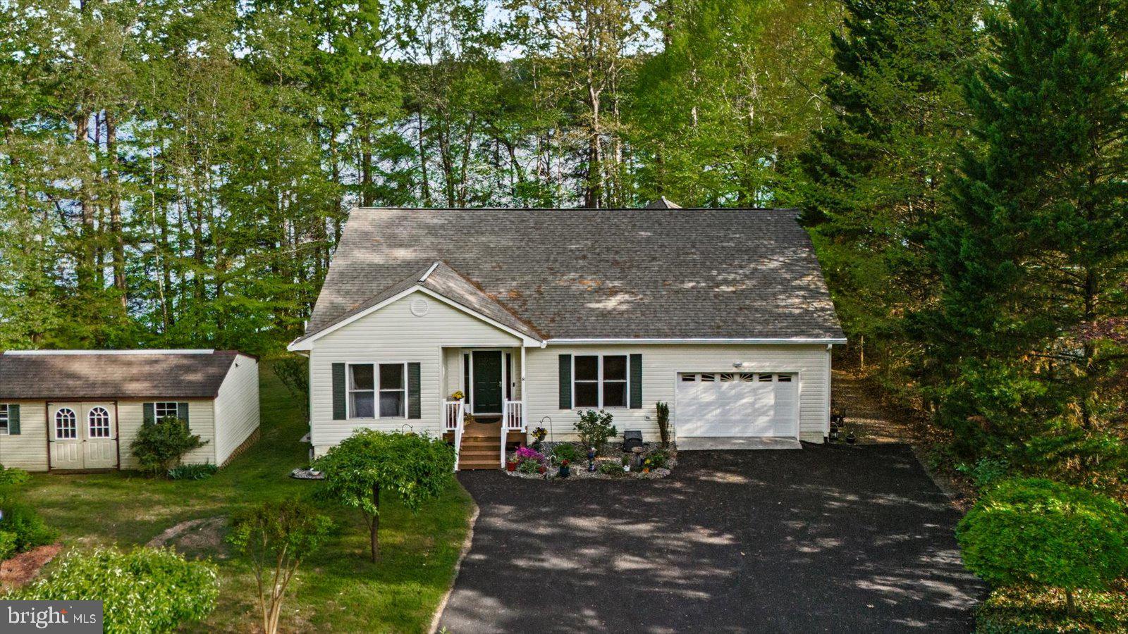 8 Franklin Cove Ruther Glen, VA 22546 - Photo 2 of 70