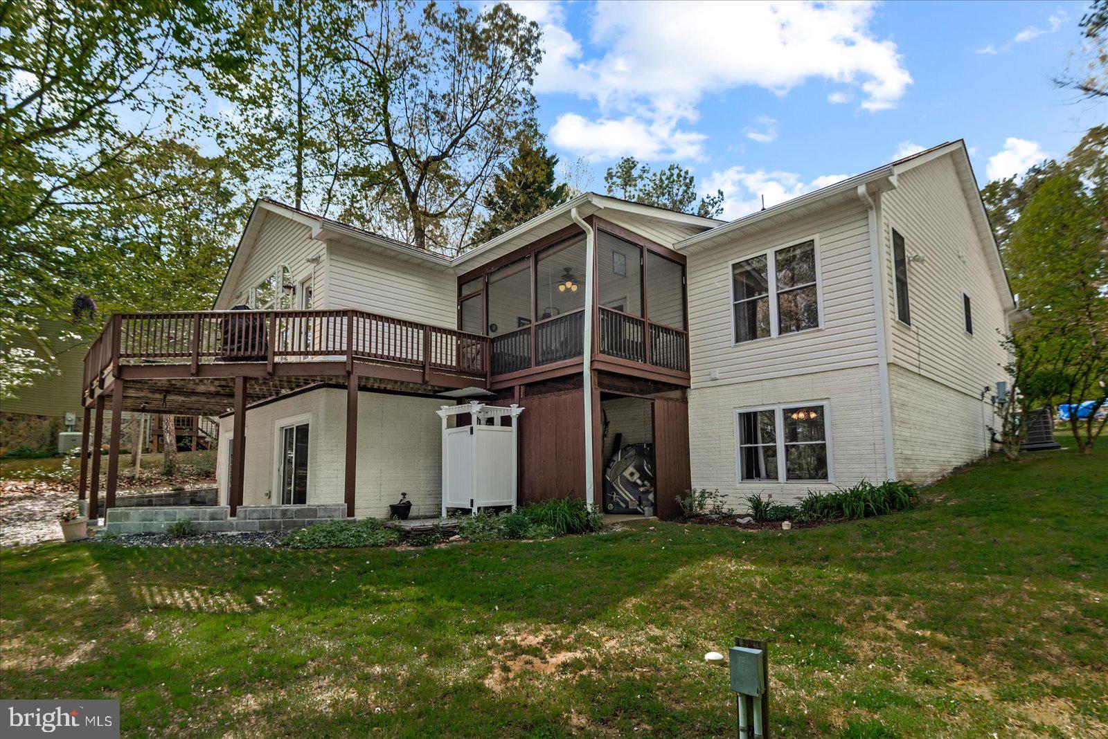 8 Franklin Cove Ruther Glen, VA 22546 - Photo 44 of 70 front view of house with a yard