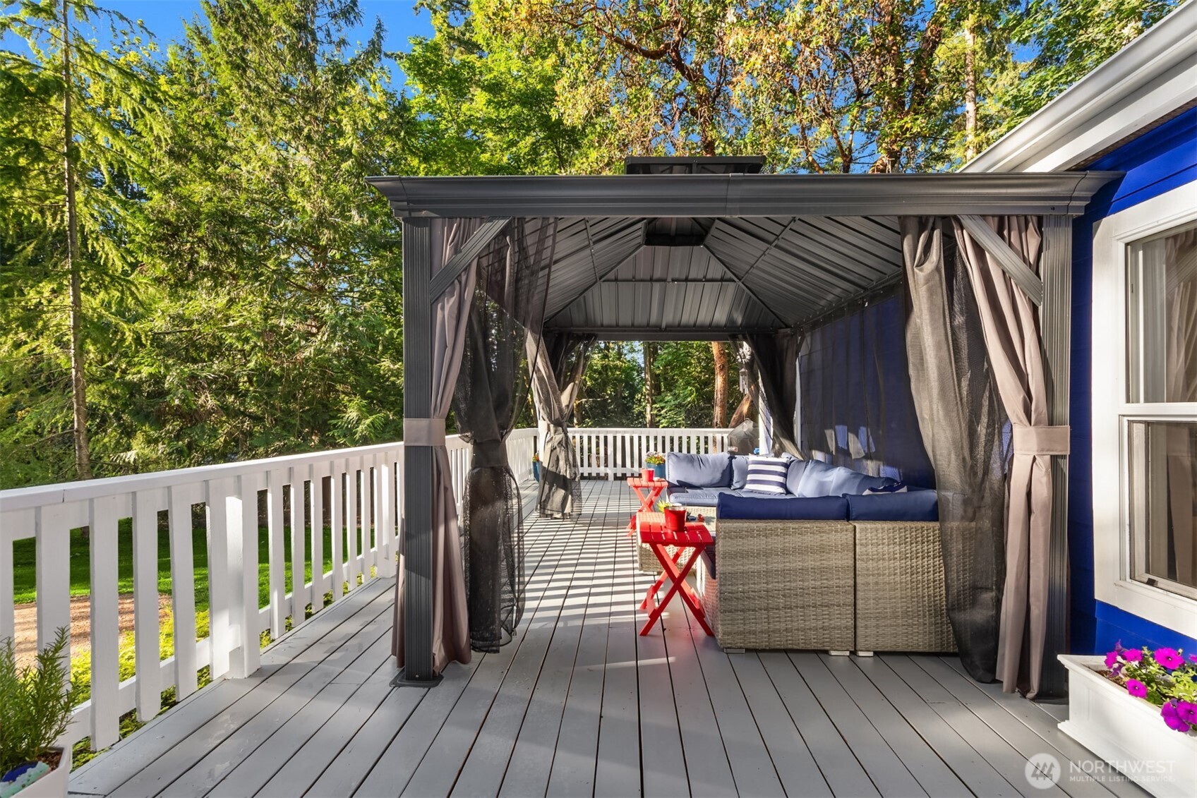 8480 Hansen Road Northeast Bainbridge Island, WA 98110 - Photo 4 of 26
