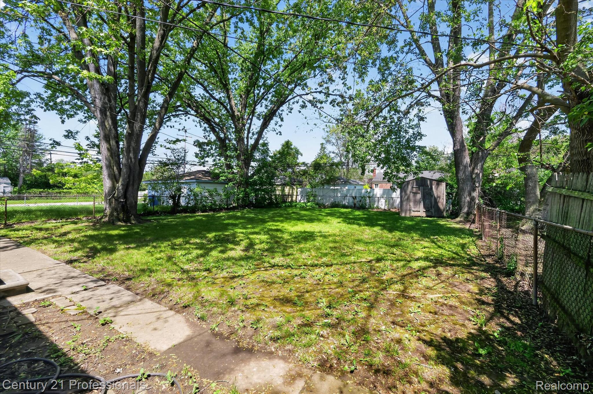 28688 Emerson Street Inkster, MI 48141 - Photo 43 of 44 43-28688-Emerson-St-Inkster-Windowstill.jpg