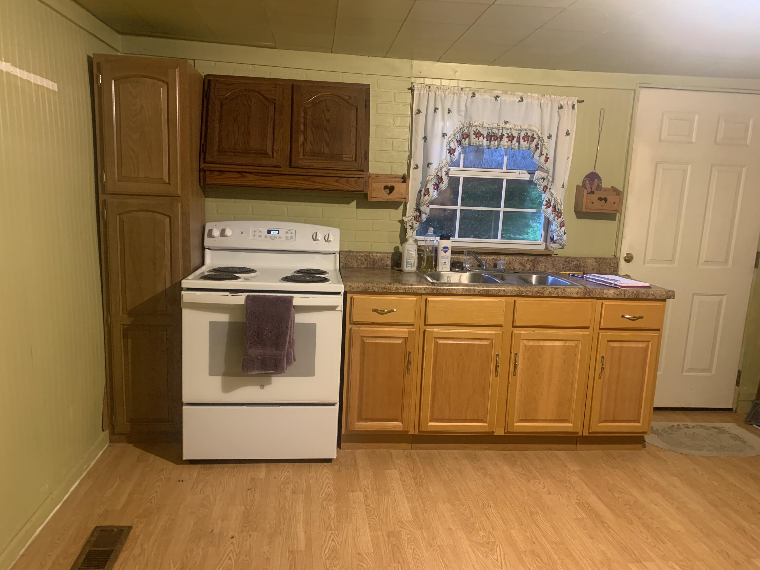 1288 Old Corbin Road Corbin, KY 40701 - Photo 11 of 29 Kitchen 2