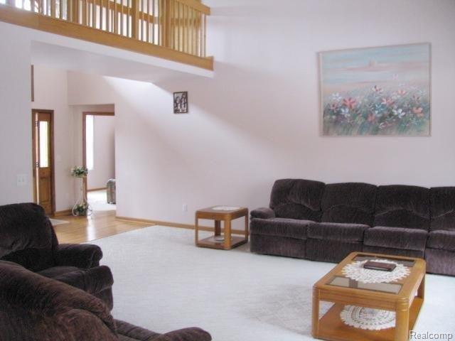 1297 Townsend Road Leonard, MI 48367 - Photo 4 of 25 Townsend #4 Greatroom.jpg