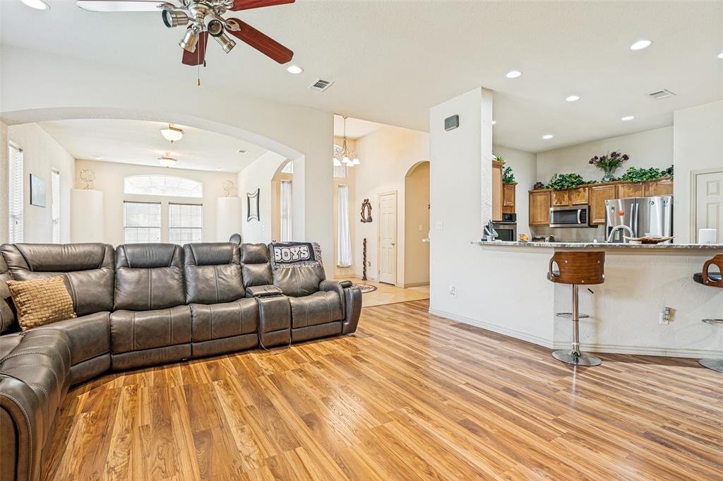 803 Mill Creek Road Lancaster, TX 75146 - Photo 4 of 26