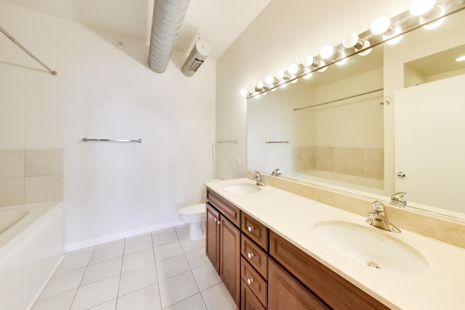 1200 West Monroe Street, Unit 603 Chicago, IL 60607 - Photo 12 of 25 Gallery Image 12