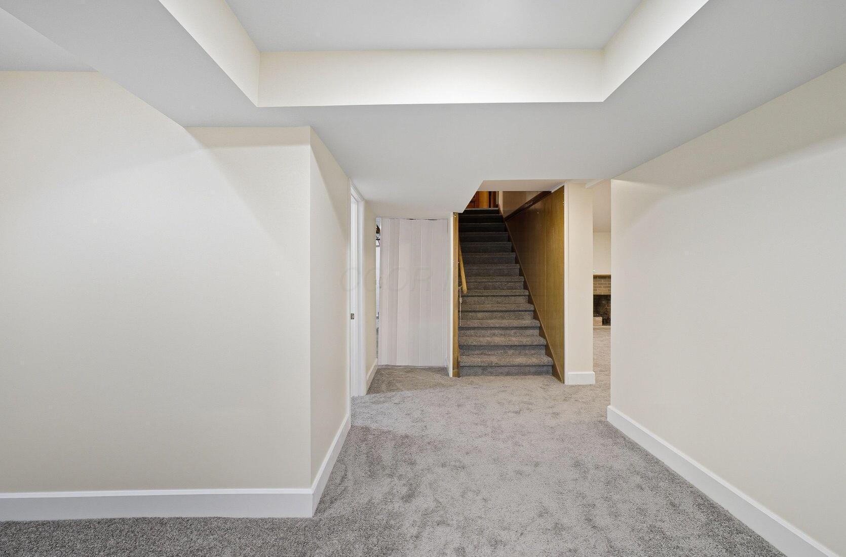 2620 Wildwood Road Columbus, OH 43231 - Photo 21 of 39 Finished Lower Level - New Carpet & Paint