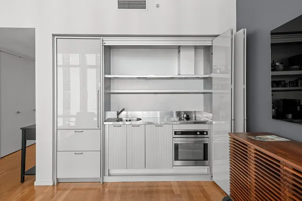 $1,149,000 | 18 West 48th Street, Unit 22A | Midtown Central