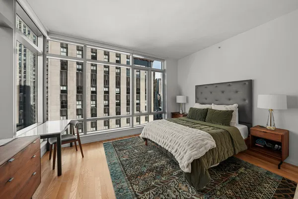 $1,149,000 | 18 West 48th Street, Unit 22A | Midtown Central