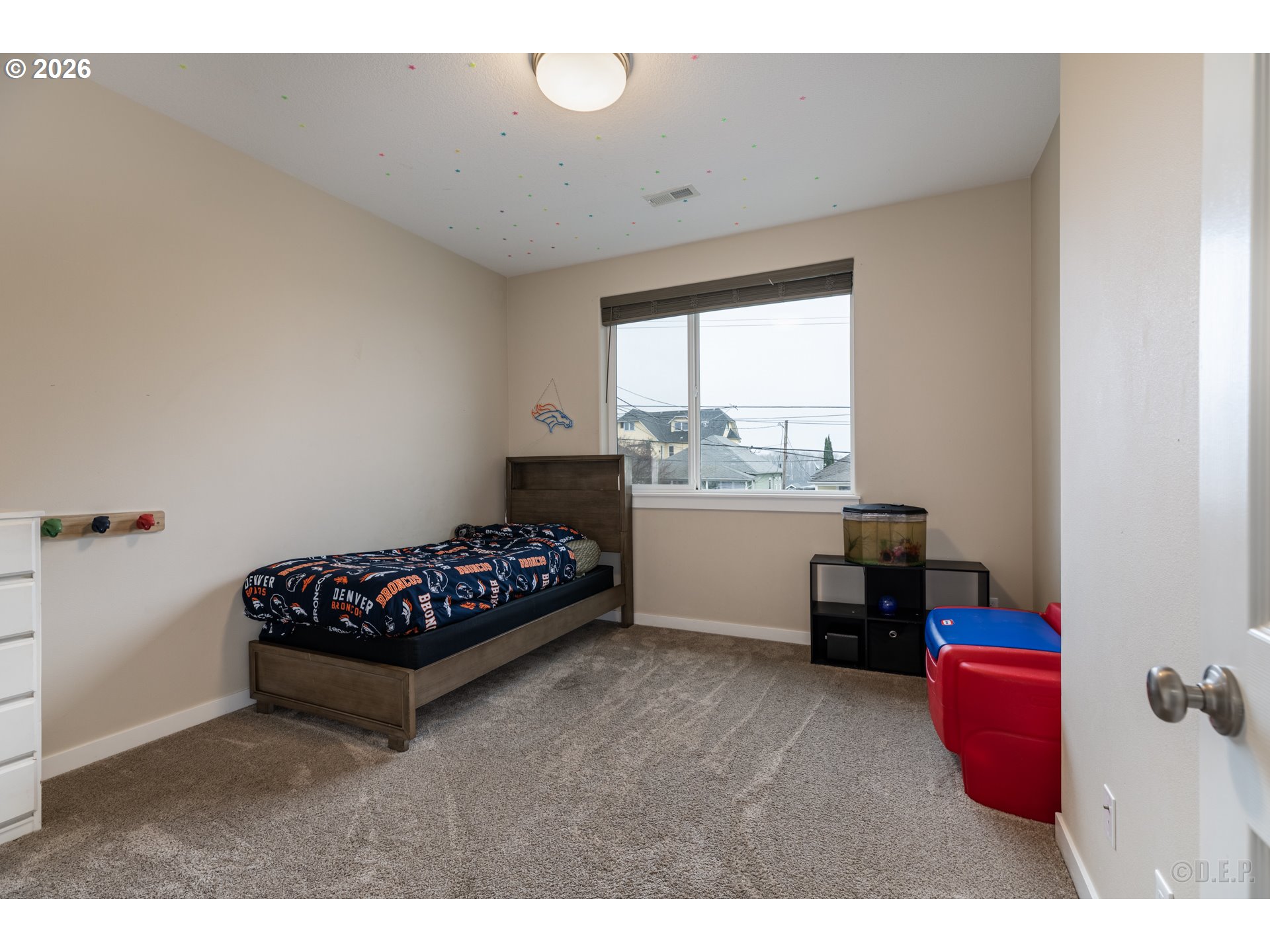 193 South 2nd Street St. Helens, OR 97051 - Photo 17 of 23 a living room with a couch and a dresser