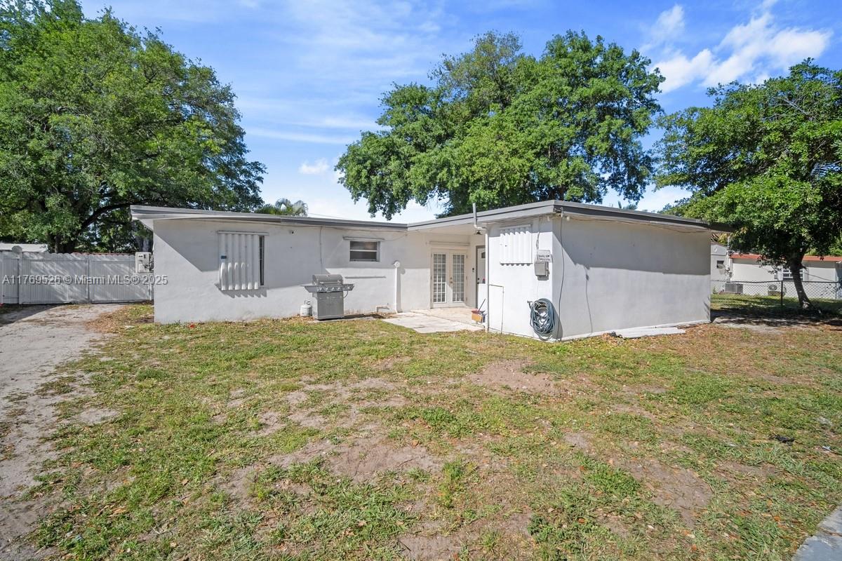 121 Edmund Road West Park, FL 33023 - Photo 22 of 24 Gallery Image 22