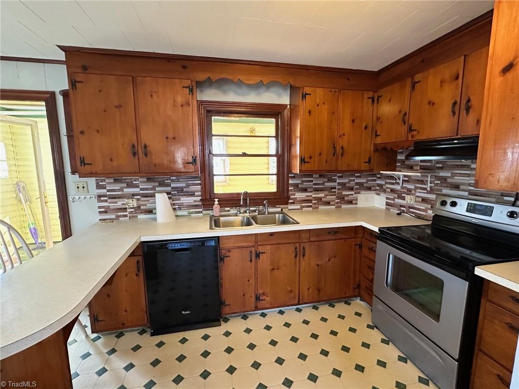 8431 Austin Traphill Road Elkin, NC 28621 - Photo 16 of 28