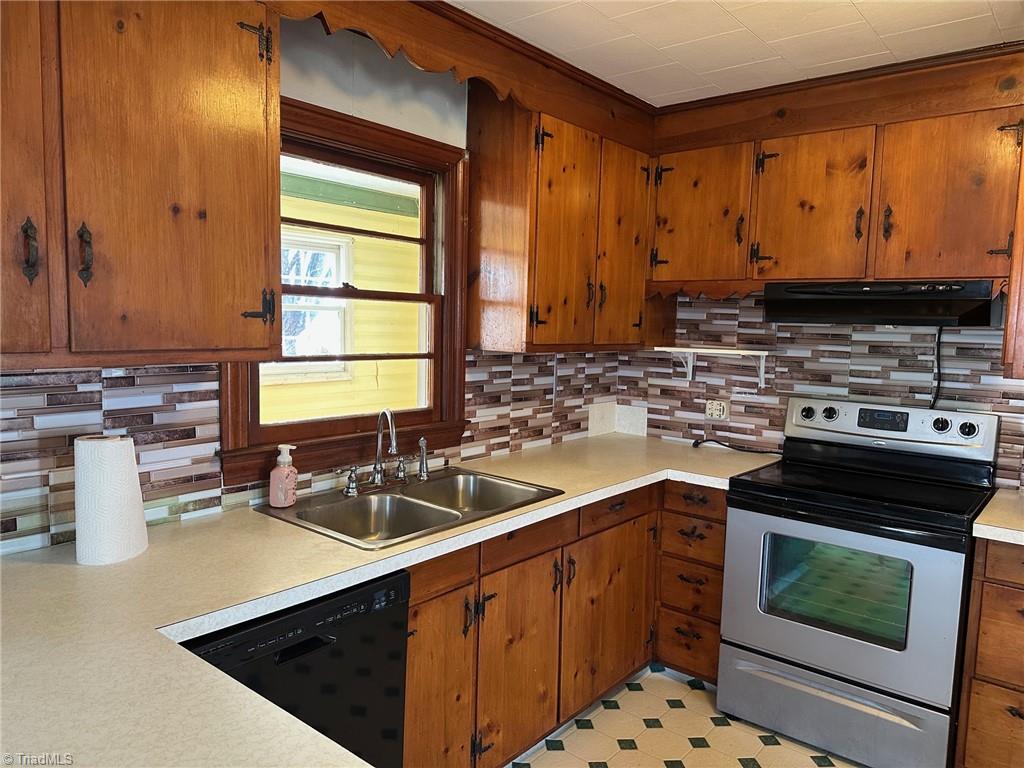 8431 Austin Traphill Road Elkin, NC 28621 - Photo 18 of 28