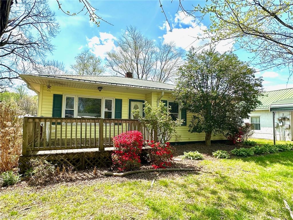 8431 Austin Traphill Road Elkin, NC 28621 - Photo 3 of 28