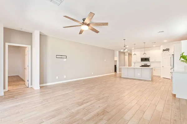 $2,475 | 10617 South 55th Drive, Laveen, AZ 85339