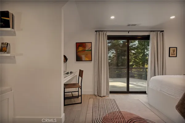 $825,000 | 252 Crest Cir Drive, Lake Arrowhead, CA 92352