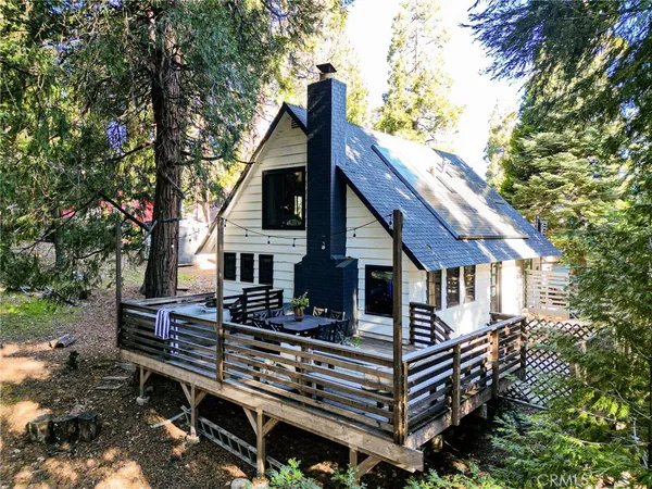 $825,000 | 252 Crest Cir Drive, Lake Arrowhead, CA 92352