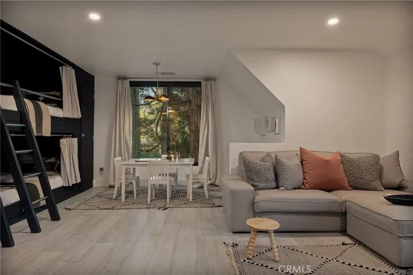 $825,000 | 252 Crest Cir Drive, Lake Arrowhead, CA 92352