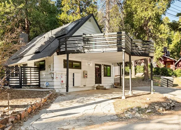$825,000 | 252 Crest Cir Drive, Lake Arrowhead, CA 92352