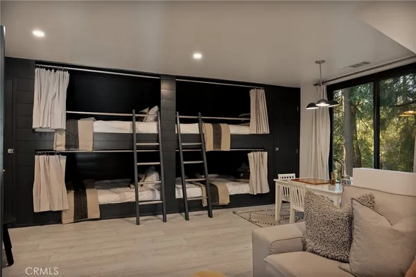 $825,000 | 252 Crest Cir Drive, Lake Arrowhead, CA 92352