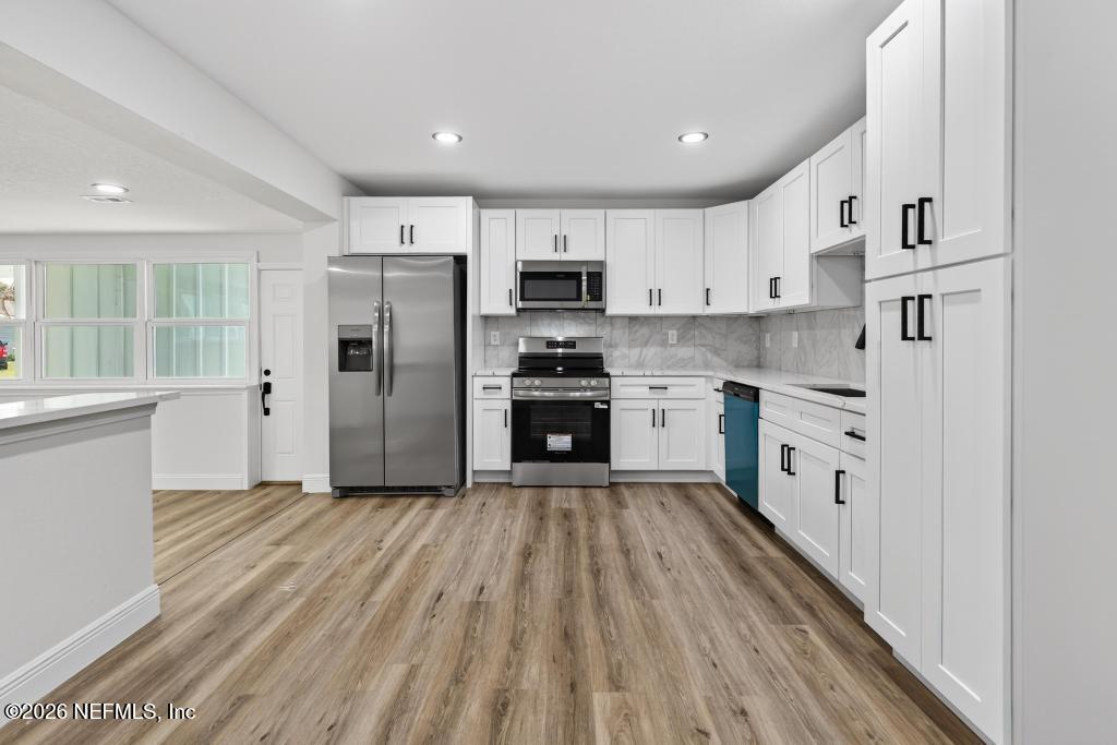 2934 Stonehurst Road West Jacksonville, FL 32277 - Photo 21 of 57 kitchen