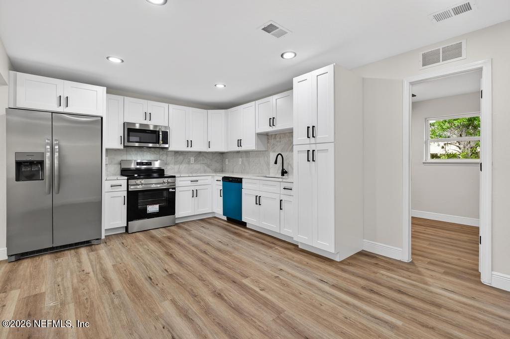 2934 Stonehurst Road West Jacksonville, FL 32277 - Photo 22 of 57 kitchen