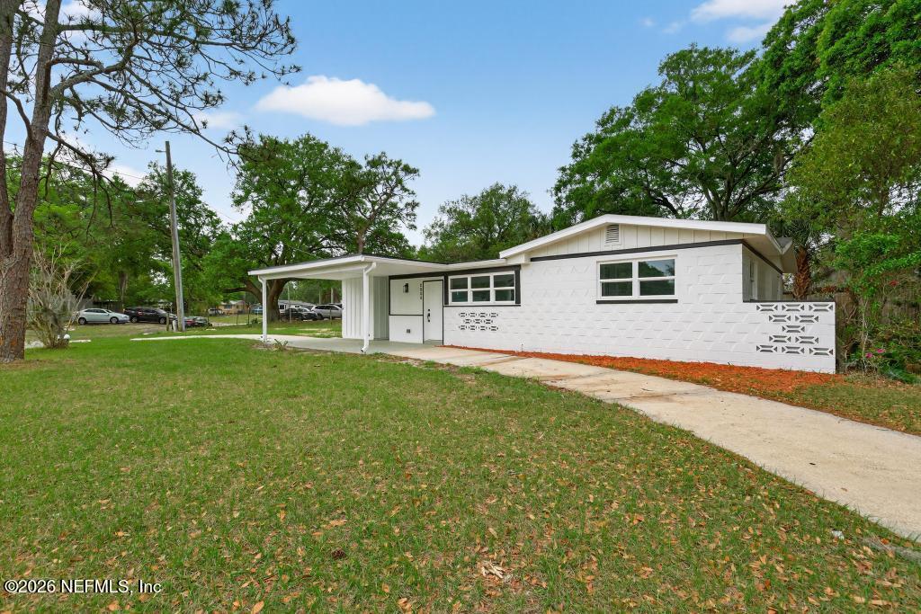 2934 Stonehurst Road West Jacksonville, FL 32277 - Photo 4 of 57 driveway