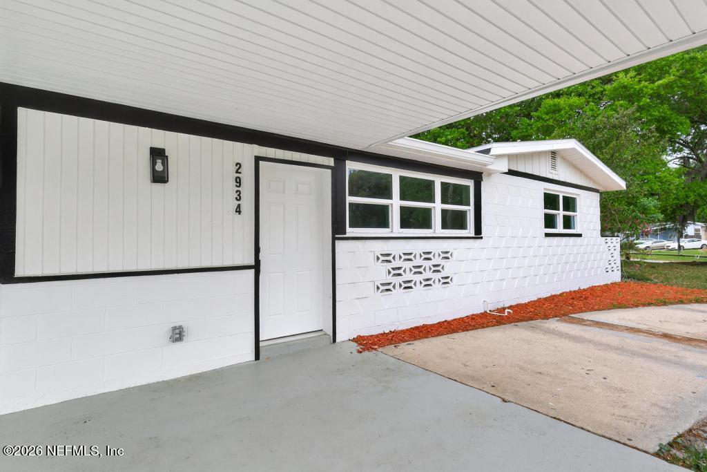 2934 Stonehurst Road West Jacksonville, FL 32277 - Photo 6 of 57 carport