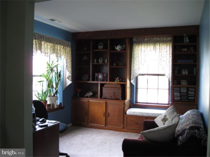 47 Hawthorne Road Sicklerville, NJ 08081 - Photo 2 of 20 Gallery Image 2