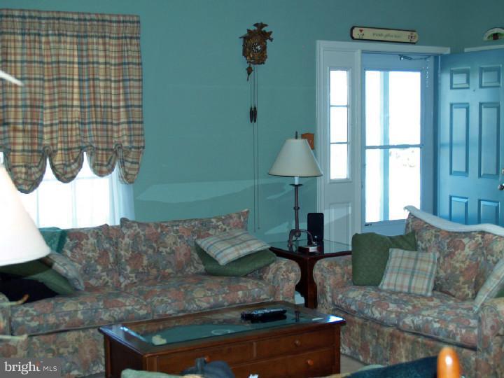 47 Hawthorne Road Sicklerville, NJ 08081 - Photo 4 of 20 Gallery Image 4