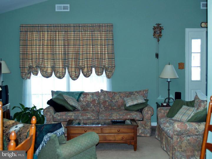47 Hawthorne Road Sicklerville, NJ 08081 - Photo 5 of 20 Gallery Image 5