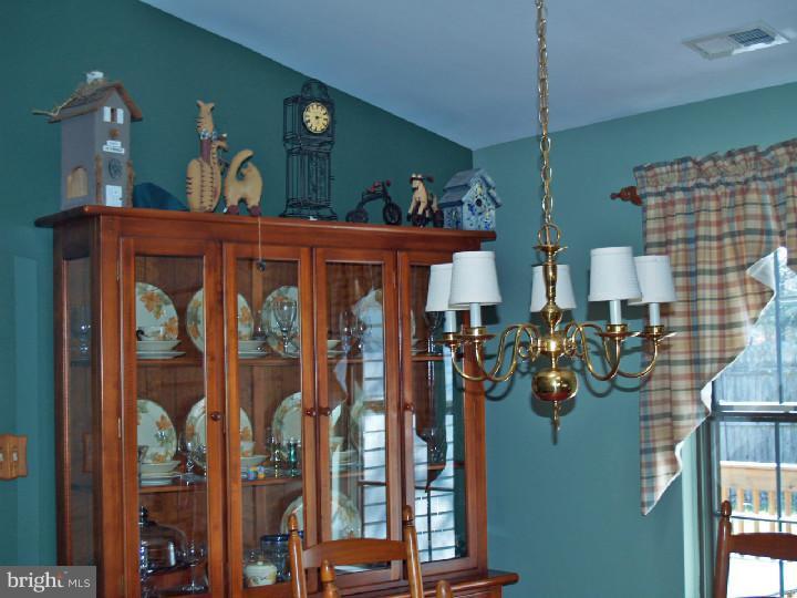 47 Hawthorne Road Sicklerville, NJ 08081 - Photo 7 of 20 Gallery Image 7