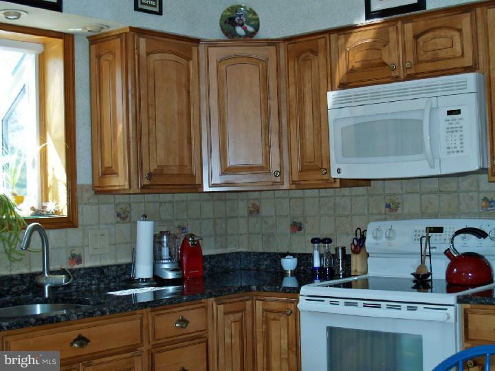 47 Hawthorne Road Sicklerville, NJ 08081 - Photo 8 of 20 Gallery Image 8