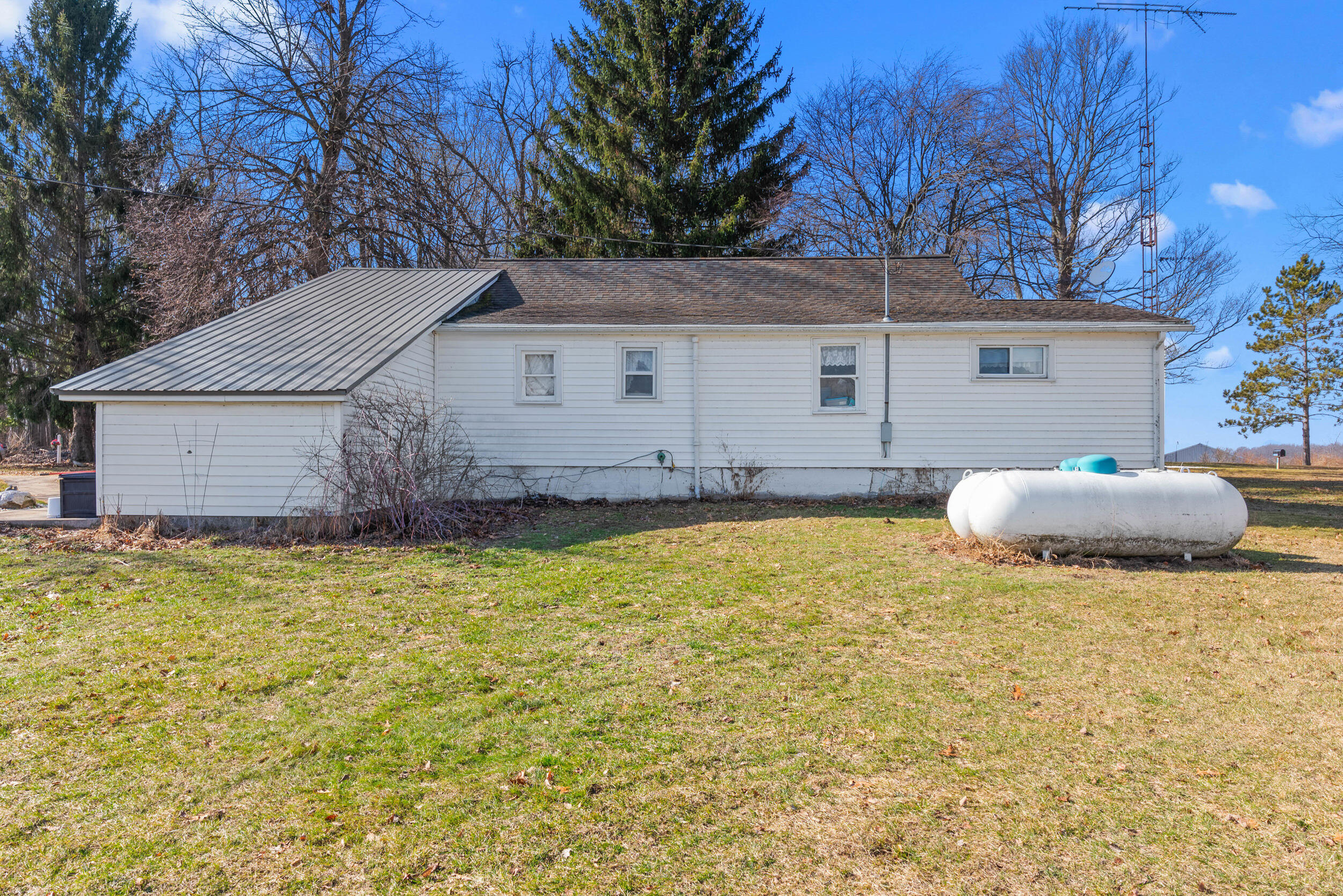 11695 Riker Road Litchfield, MI 49252 - Photo 3 of 46 _DSC4244