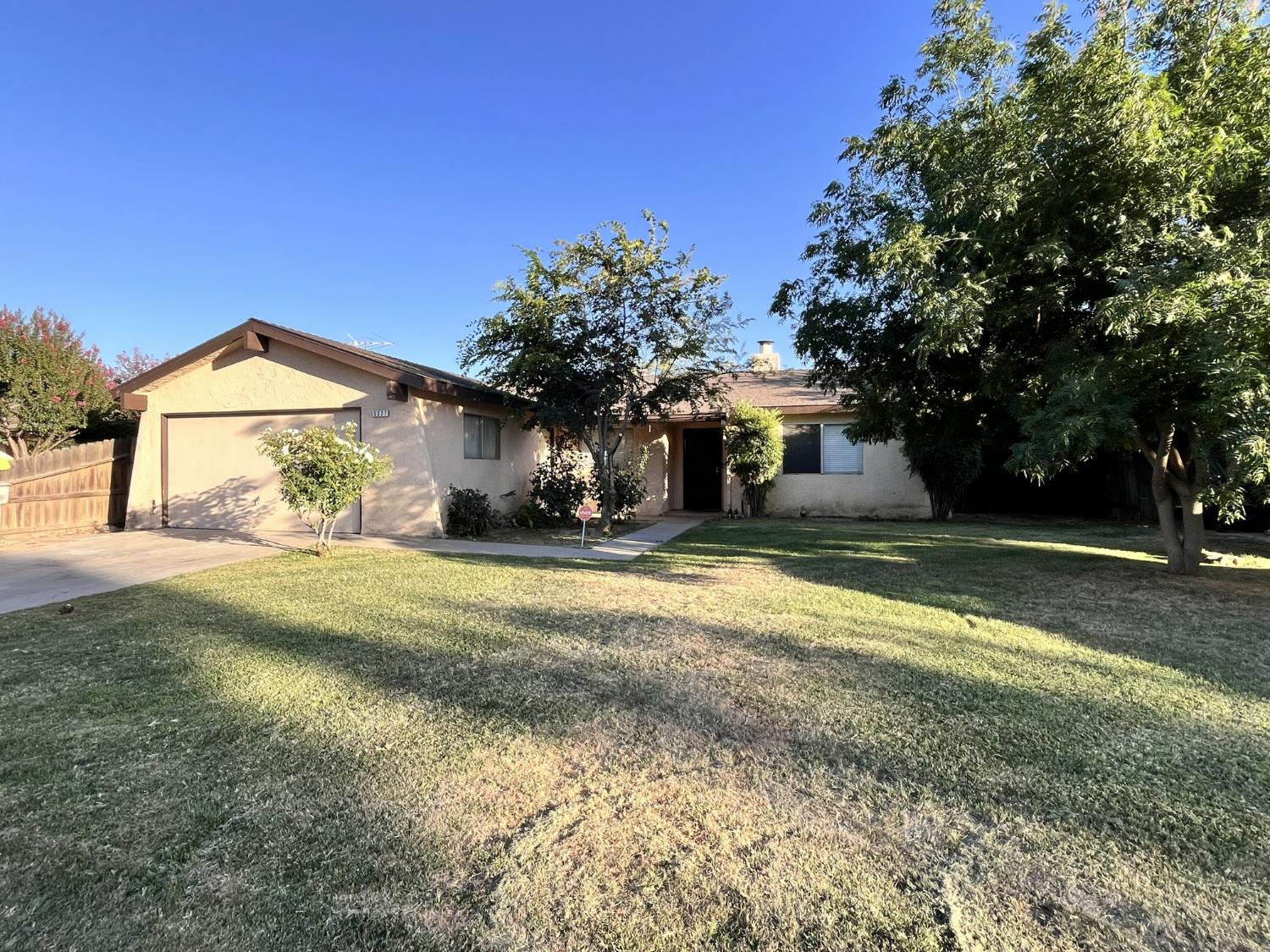 5337 West Richert Avenue Fresno, CA 93722 - Photo 1 of 15