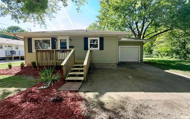 $169,000 | 139 North Vail Street, Geneseo, IL 61254