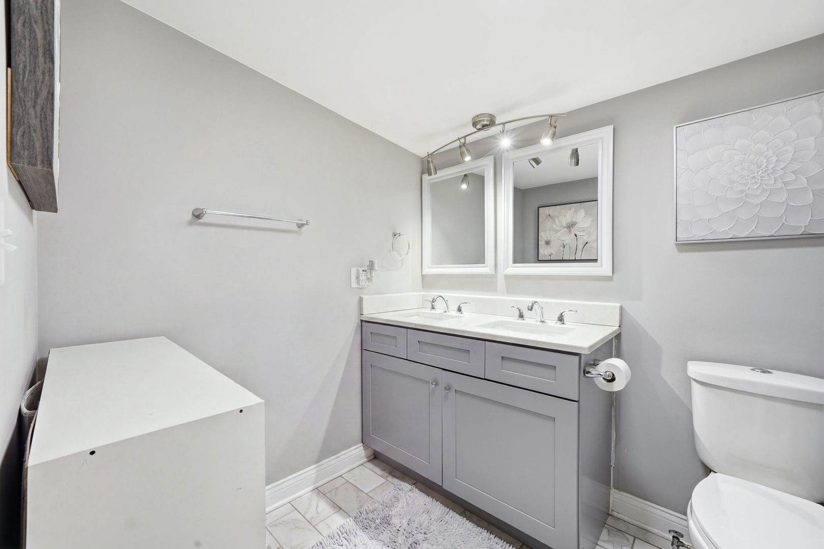 7719 South Rhodes Avenue Chicago, IL 60619 - Photo 16 of 24 Gallery Image 16