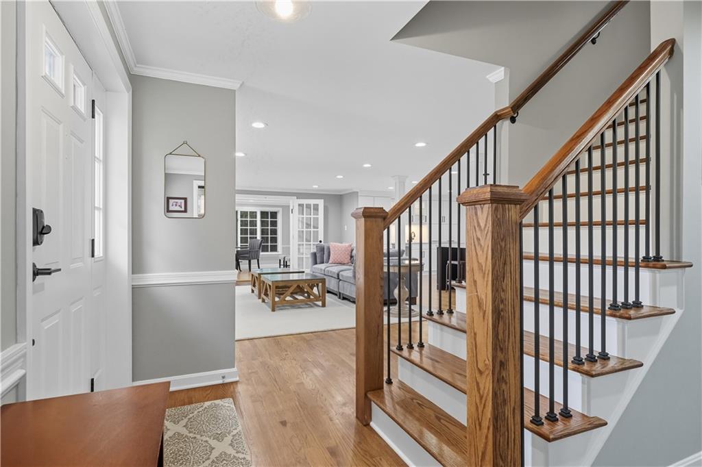 933 Old Hickory Road Pittsburgh, PA 15243 - Photo 3 of 50 Gallery Image 3