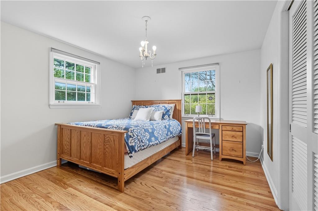 933 Old Hickory Road Pittsburgh, PA 15243 - Photo 31 of 50 Bedroom 4
