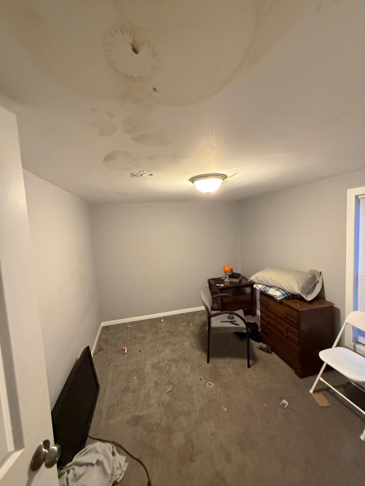 1347 Sherman Street Hammond, IN 46320 - Photo 11 of 15 a living room with furniture and a air conditioner vent